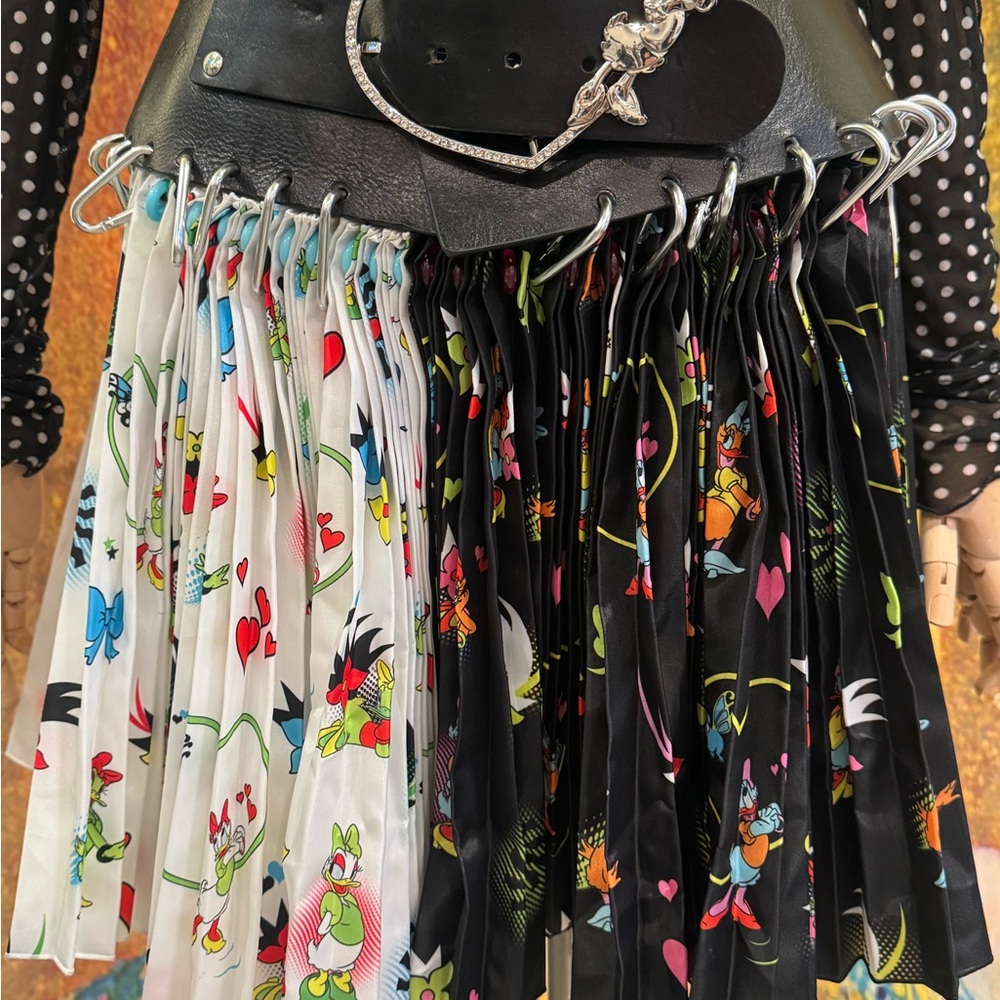 CHOPOVA LOWENA Daisy Duck Pleated Carabiner Belted Miniskirt